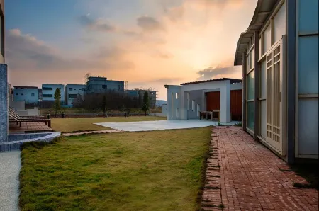 Spring Villa Отели рядом с достопримечательностью «Национальный пейзаж Чуйху»