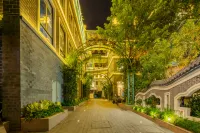 Overseas Chinese Town Nanyang Inn (Gankeng Ancient Town Shop) Hotels near Pinghu Station