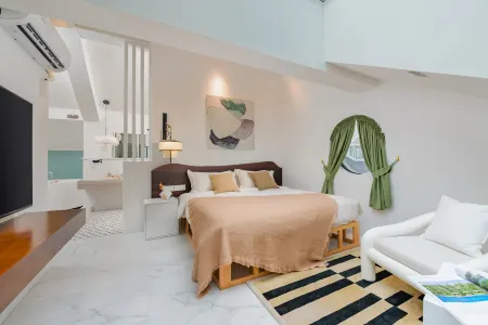 Beihai Yintan gulixiang B & B Отели рядом с достопримечательностью «Beihai International Passenger Transport Port»