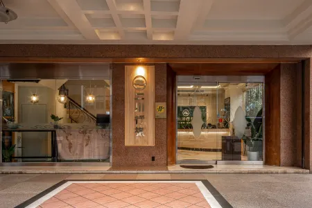 HiRiver Hotel