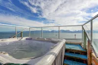 Land's End Resort Hotels in Homer