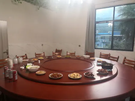 Fengxin Courtyard Desperate Farm Отели рядом с достопримечательностью «Jiuxian Junlan Water Park»