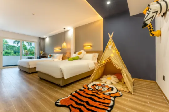 Yi Sela Homestay (Sanya Yalong Bay Branch) Отели рядом с достопримечательностью «Baodao Luobei Aquarium»