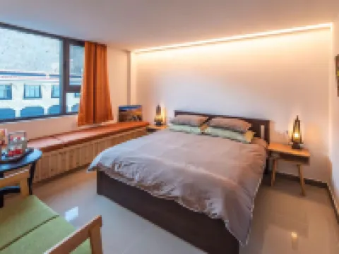 Jishan Jishe (Zhumeng Base Camp) Hotels in Tingri