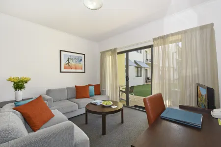Metro Advance Apartments & Hotel
