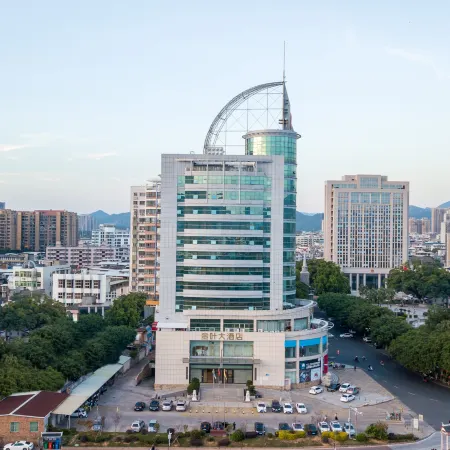 Golden Leaf Hotel