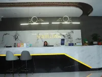 Xinglong Holiday Hotel (Liling Liquan Road Railway Station) Hotel di Liling