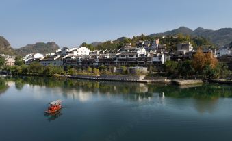 Xiangyu Guli Riverview Hostel