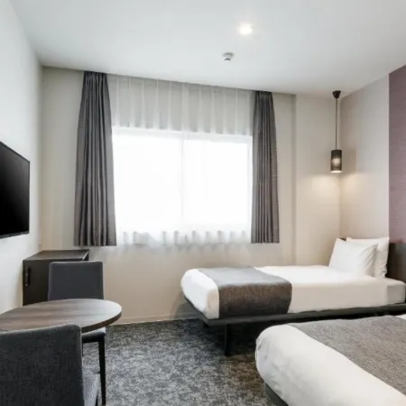 M's Hotel Kyoto Station Kasuga Отели рядом с достопримечательностью «Конференц-центр Kyoto Terrsa»