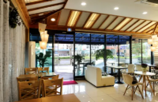 White Tourist Hotel - Bãi đậu xe