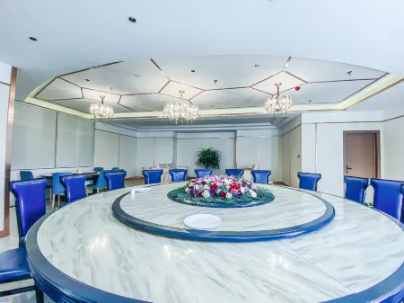 Lufeng Hotel Отели в г. Луфын