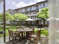 Novotel Queenstown Lakeside Hotels near William Gilbert Rees Statue