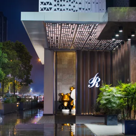 DeRUCCI Hotel