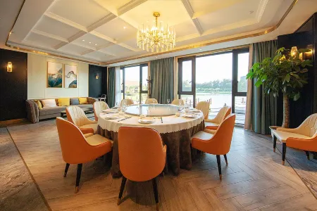 Jiulonghu Hotel Wenzhou Отели рядом с достопримечательностью «Dongtou Scenic Area»