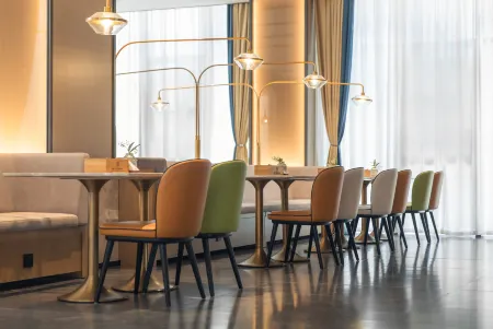 Tongling Tianjing Lake Jinling Jialong Hotel