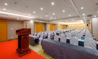 Vienna International Hotel (Yantai Free Trade Zone Golden Beach Xingyi Square)