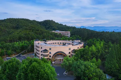 Zhongnan Lion King Resort Hotel Hotels in Zhongnan Baicaoyuan