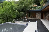 Wudangshan Fudi Ju 33 High Mountain Boutique Stay - Hot Tub