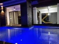 Hiking B&B - Rooftop Pools