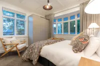 The Village Reserve Boutique Accommodation Hotel a 