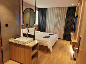 Ningling Xinyuan Hot Spring Hotel