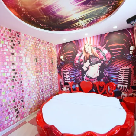 Ali Theme Hotel (Laiyang Central Bus Station)