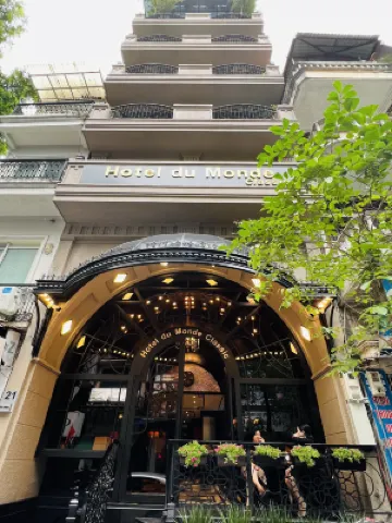 世界經典酒店 鄰近龍邊火車站的酒店