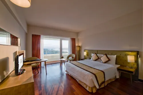 Khách sạn Mường Thanh Holiday Huế