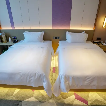 Lavande Hotel Huoshan East Lake Lanting store