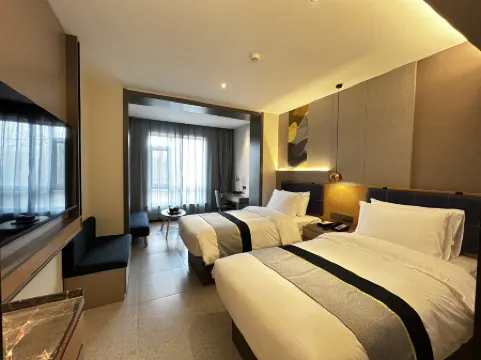 Homeinn Selected Hotel (Shenyang Taoxian Airport Music Academy Taoxian Campus) Отели рядом с Аэропорт Шэньян