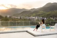 Peace of Mind · hot spring Boutique Hostel - مسبح غير متناهي