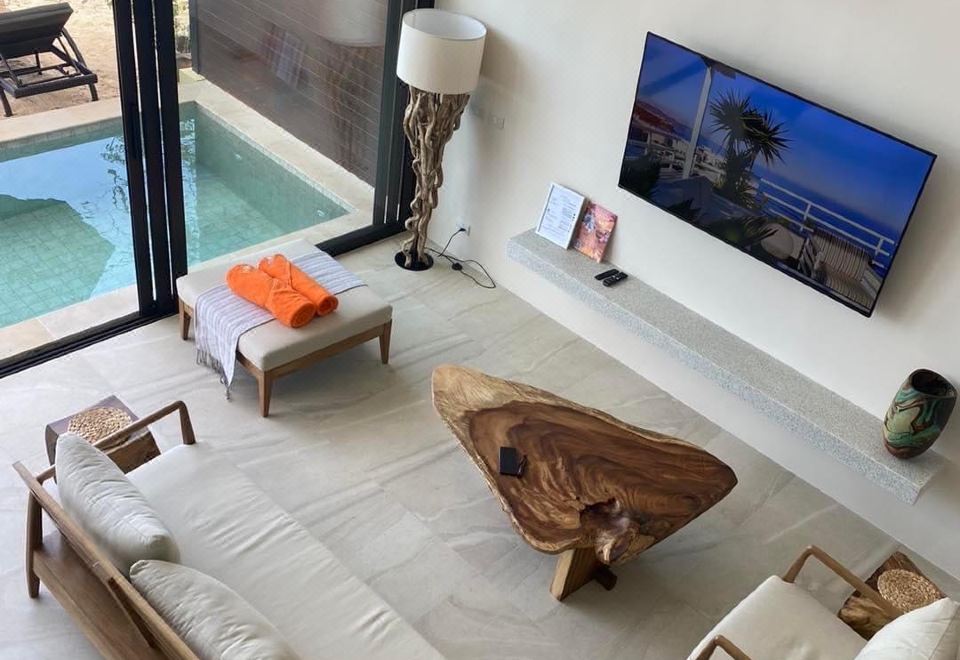 Sarana Beach Villas 해변