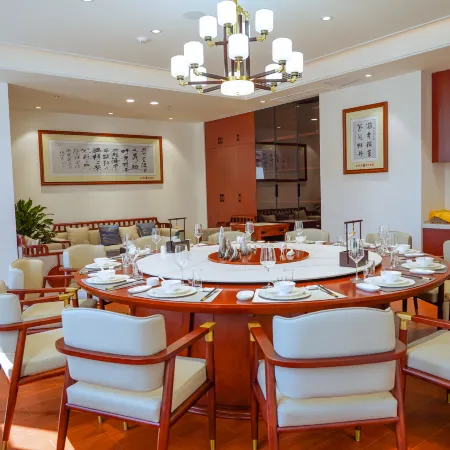 Dongzhi Xueyuan Hotel