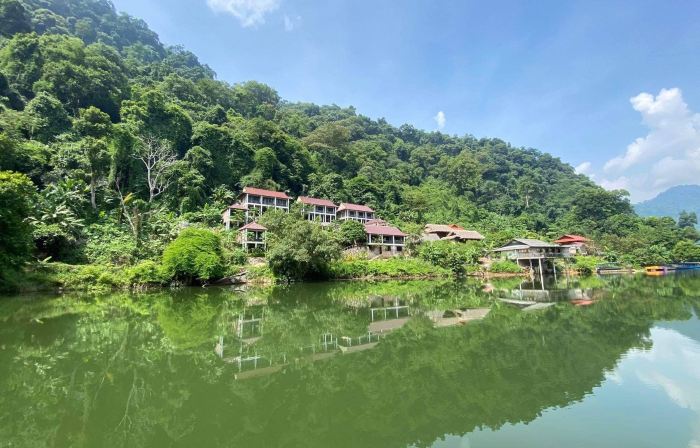 Ba Be Lakeside Bungalow