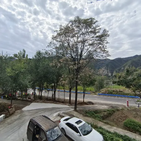 Mengjia Backyard Homestay
