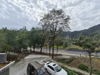 Mengjia Backyard Homestay