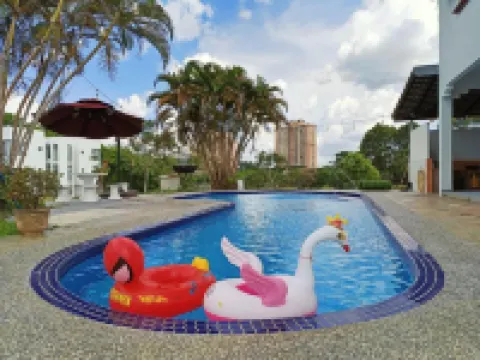 Yussy Homestay at Afamosa Bungalow Hotels in Pegoh