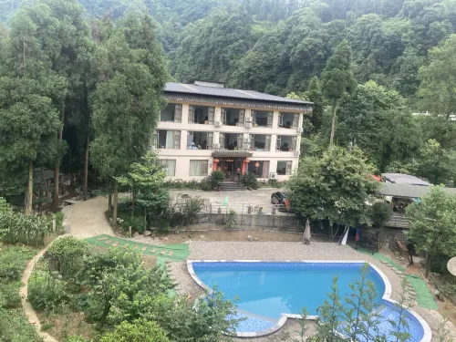 Mount Emei Feng Lin Yue Hotel - Rooftop Pools