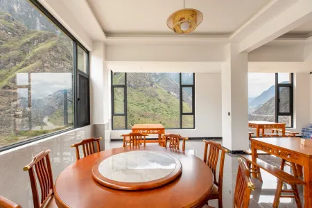 Tiger Leaping Gorge Lixia Mountain Residence Cliff Homestay