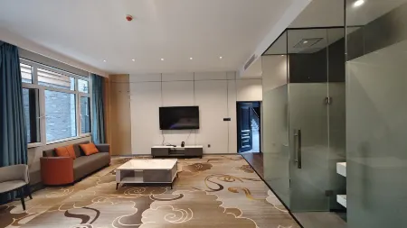 WuChibao City Hotel Отели рядом с достопримечательностью «Siliangqizi Qubbah»