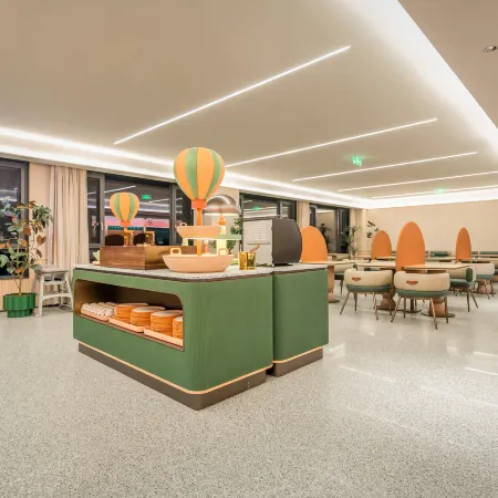Orange Hotel (Nyingchi Bomi County 318 National Road)