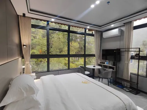Xijiang Qianyue Homestay (Qianhu Miao Village North Gate)