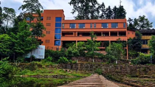 棲鳥倦·驛路緣民宿（雅安上裏古鎮） 上里古鎮周辺のホテル