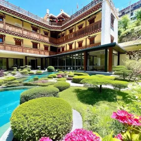 Danba Zemu Tibetan Charm Chateau Resort