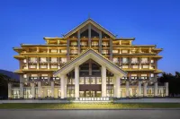 新平戛灑鉑森假日溫泉酒店 鄰近玉溪交通運輸集團公司漠沙客運站的酒店