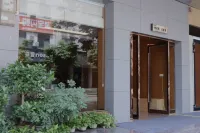 Janelee Hotel &Apartment Inn - parking