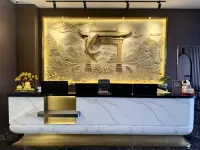 Chengde Dinghuang Xingchen Hotel (Chengde Dingsheng Dynasty Royal Plaza) - parking