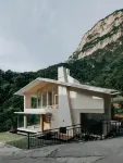 Late Return First Encounter Art Homestay (Shenlong Bay Tianpu Gorge Scenic Area) - Park Yeri