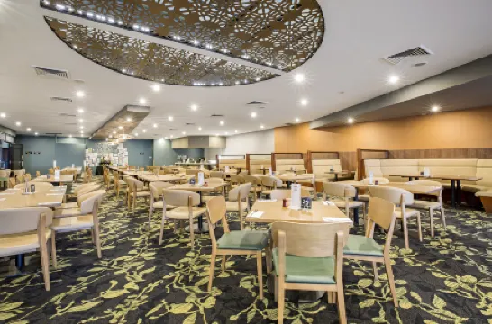 Nightcap at Monash Hotel