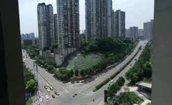 Zhongyi Hotel (Chongqing West Station Branch)